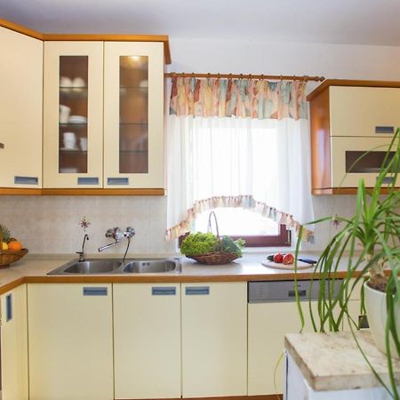Holiday Home Elvis, Village Kujici Hreljići Екстериор снимка