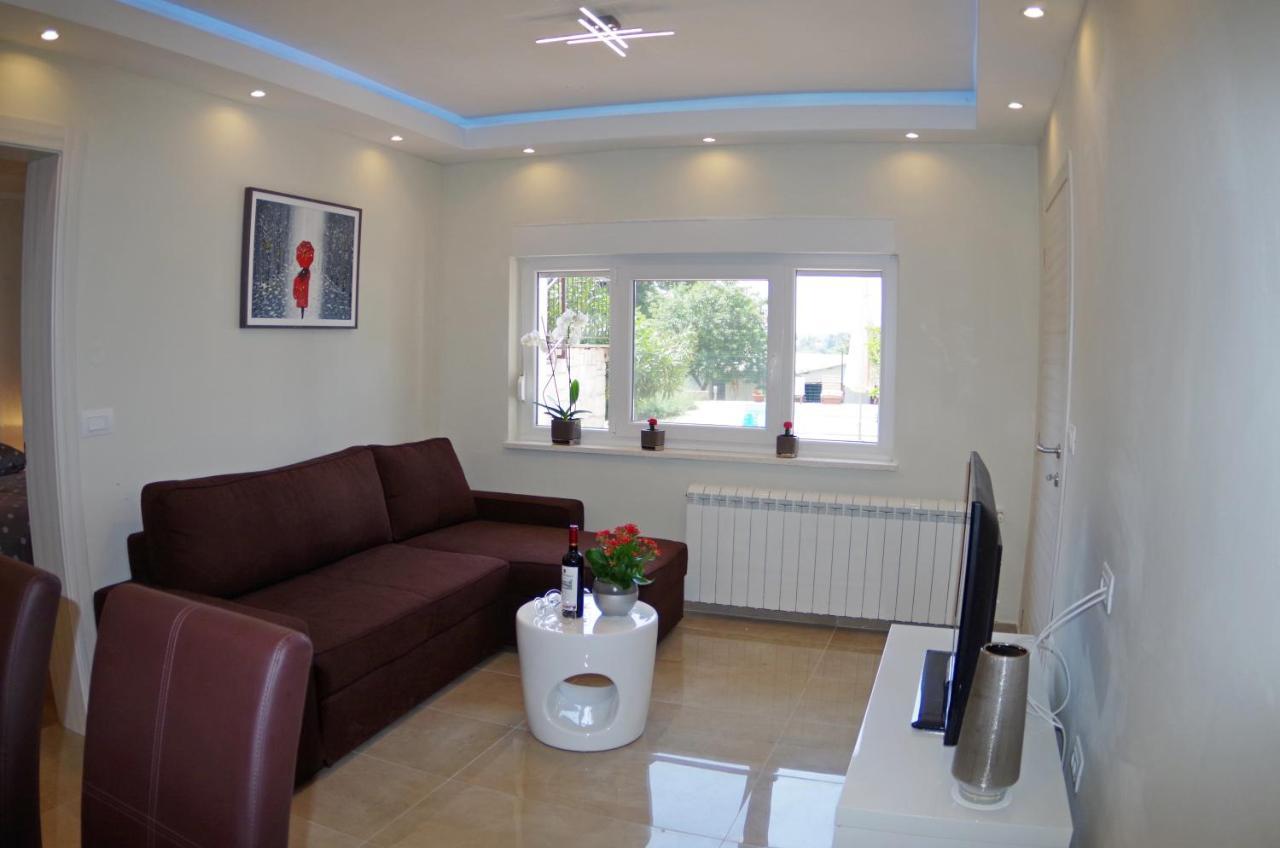 Holiday Home Elvis, Village Kujici Hreljići Екстериор снимка