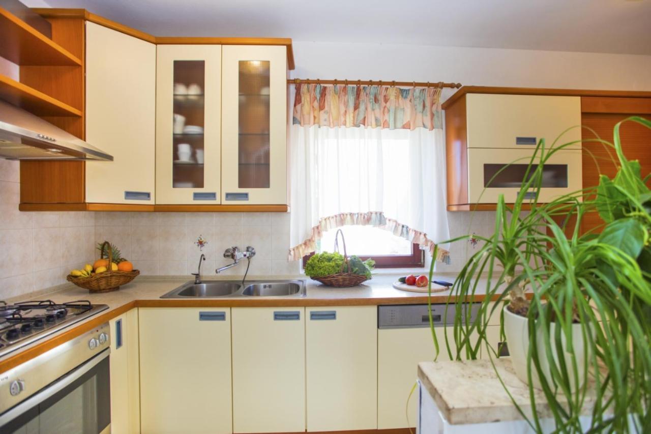 Holiday Home Elvis, Village Kujici Hreljići Екстериор снимка