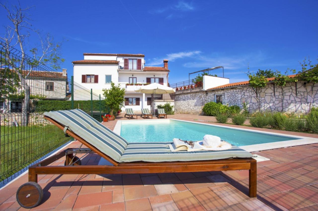 Holiday Home Elvis, Village Kujici Hreljići Екстериор снимка